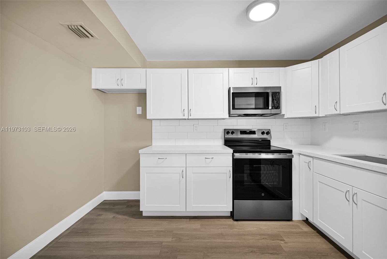ELLINGTON AT COUNTY LINE - Residential