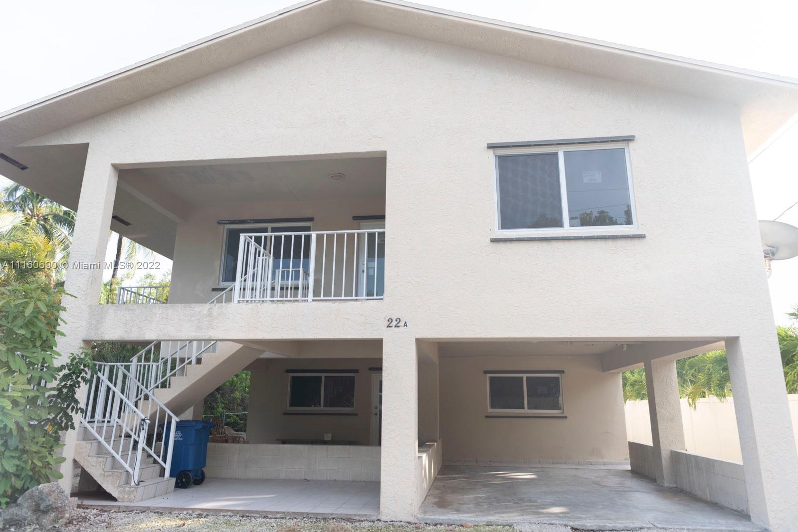 Duplex unit available to rent in the nice and quiet neighborhood of Port Largo in Key Largo. 3 bedrooms and 2 bathrooms. Great location across from Key Largo Community Park.  Close to everything, banks, shopping, restaurants & more. Includes washer/dryer hookup, tenant to bring their own washer/dryer.