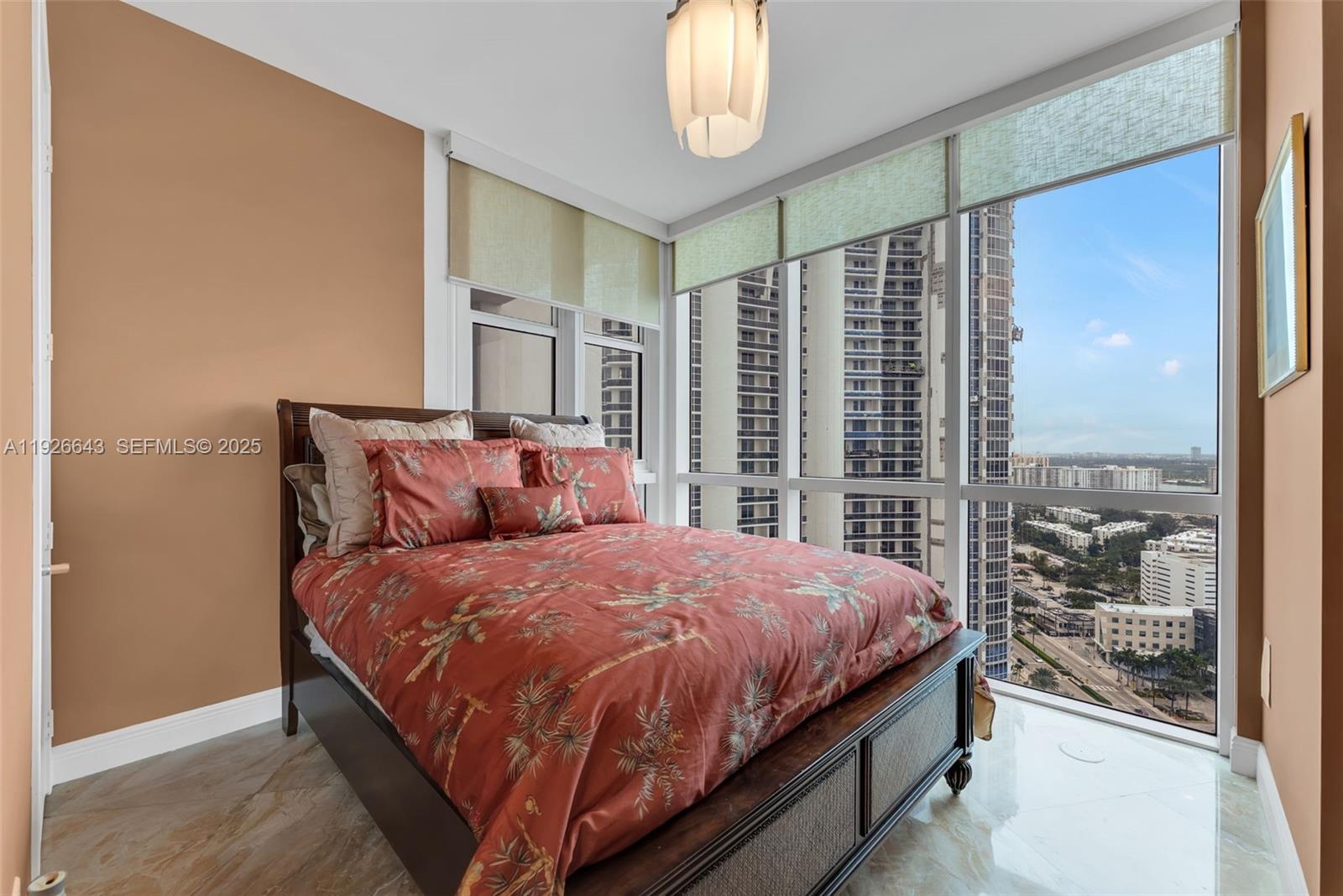 TRUMP ROYALE CONDO - Residential