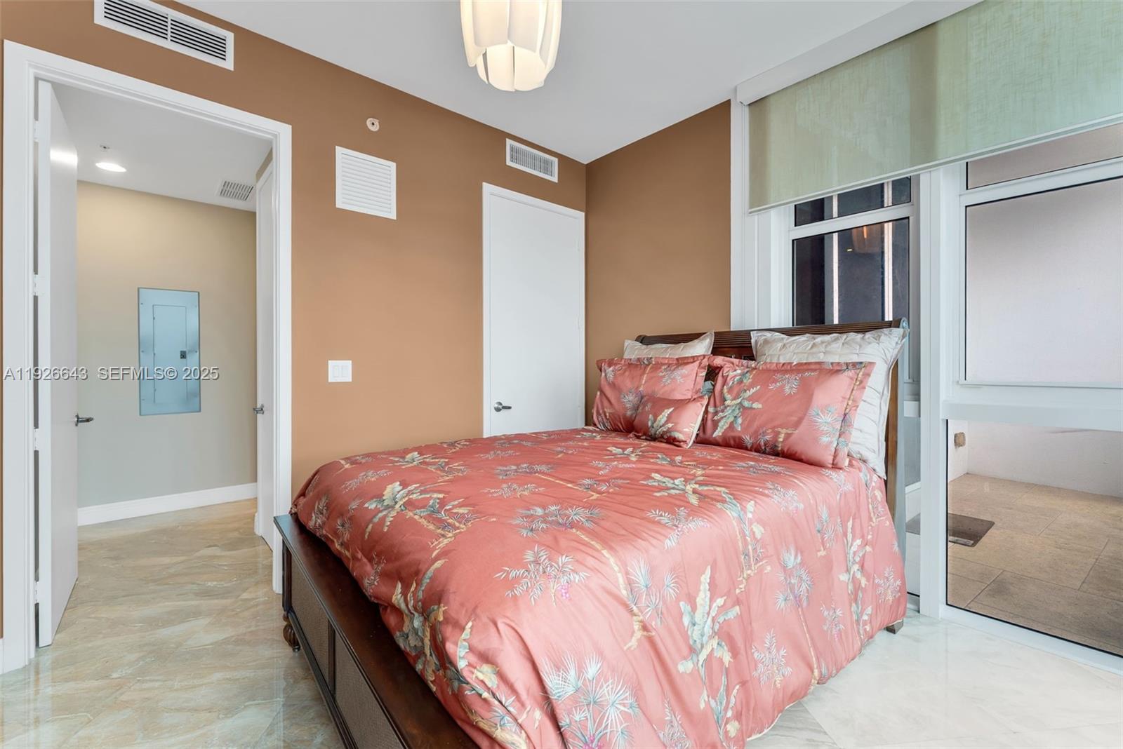 TRUMP ROYALE CONDO - Residential