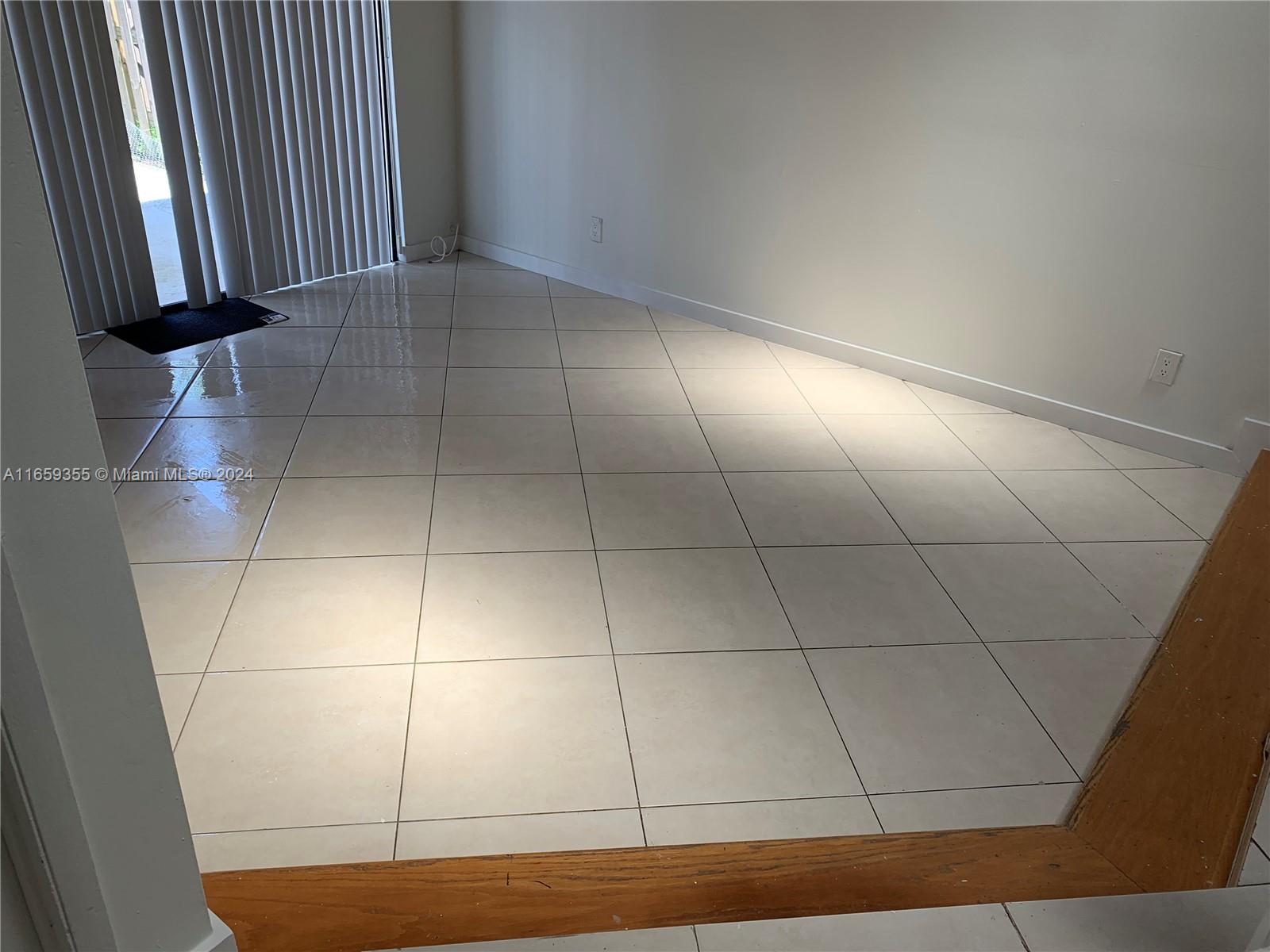 ARROWHEAD GOLF AND TENNIS - Residential Lease