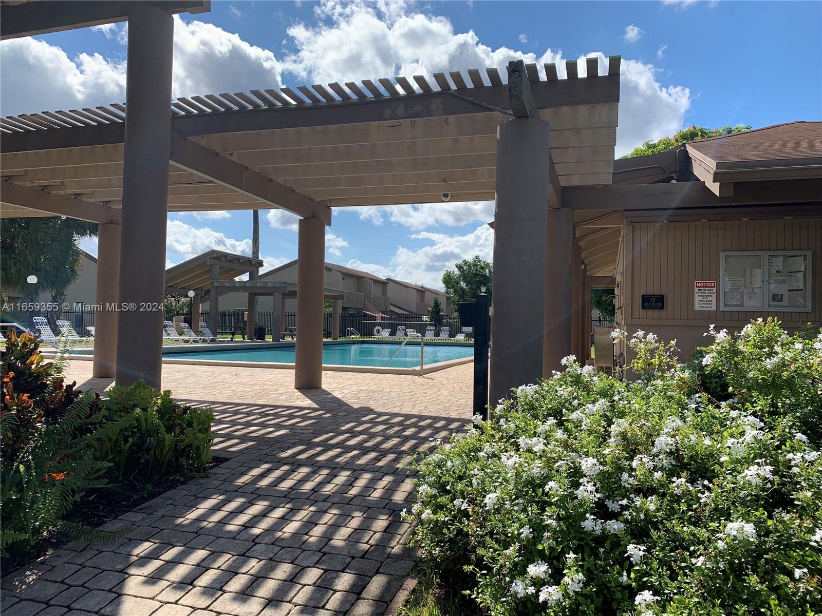 ARROWHEAD GOLF AND TENNIS - Residential Lease