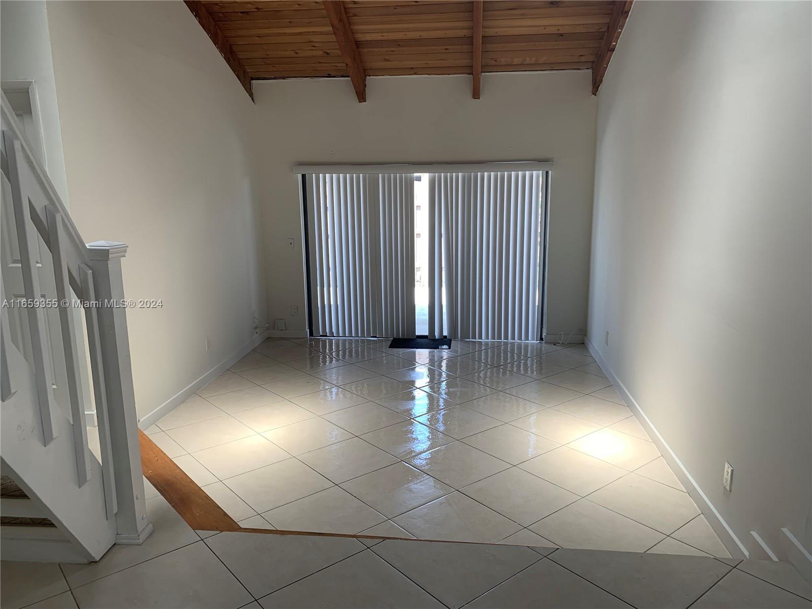 ARROWHEAD GOLF AND TENNIS - Residential Lease