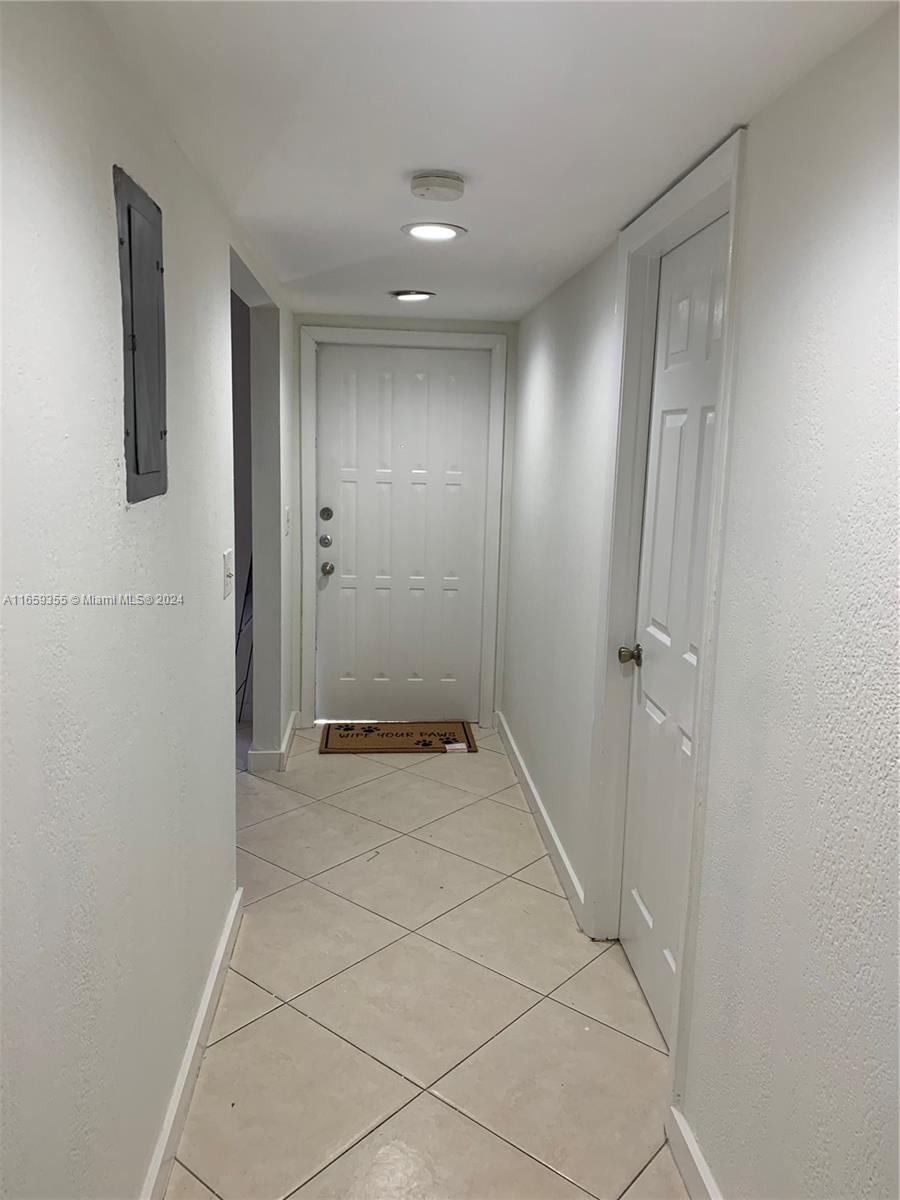ARROWHEAD GOLF AND TENNIS - Residential Lease
