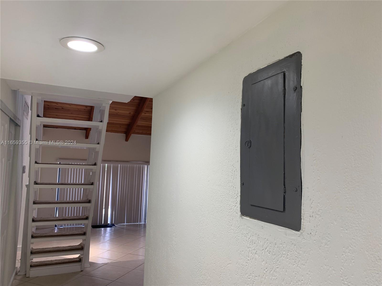 ARROWHEAD GOLF AND TENNIS - Residential Lease