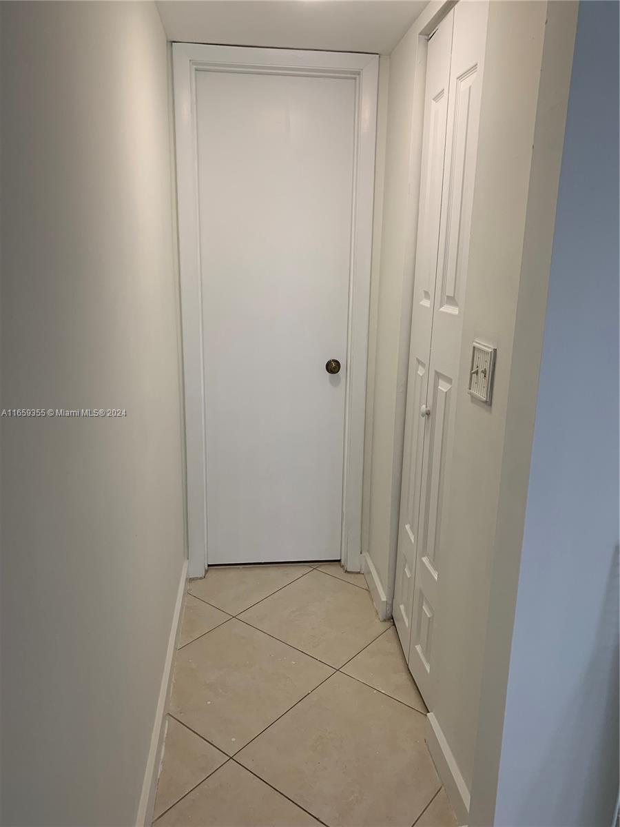 ARROWHEAD GOLF AND TENNIS - Residential Lease