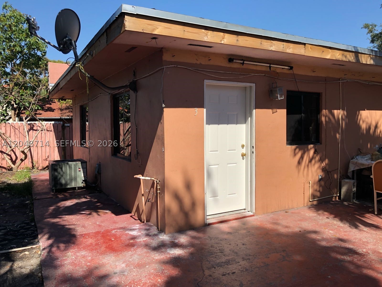 MUSA ISLE - Residential Lease