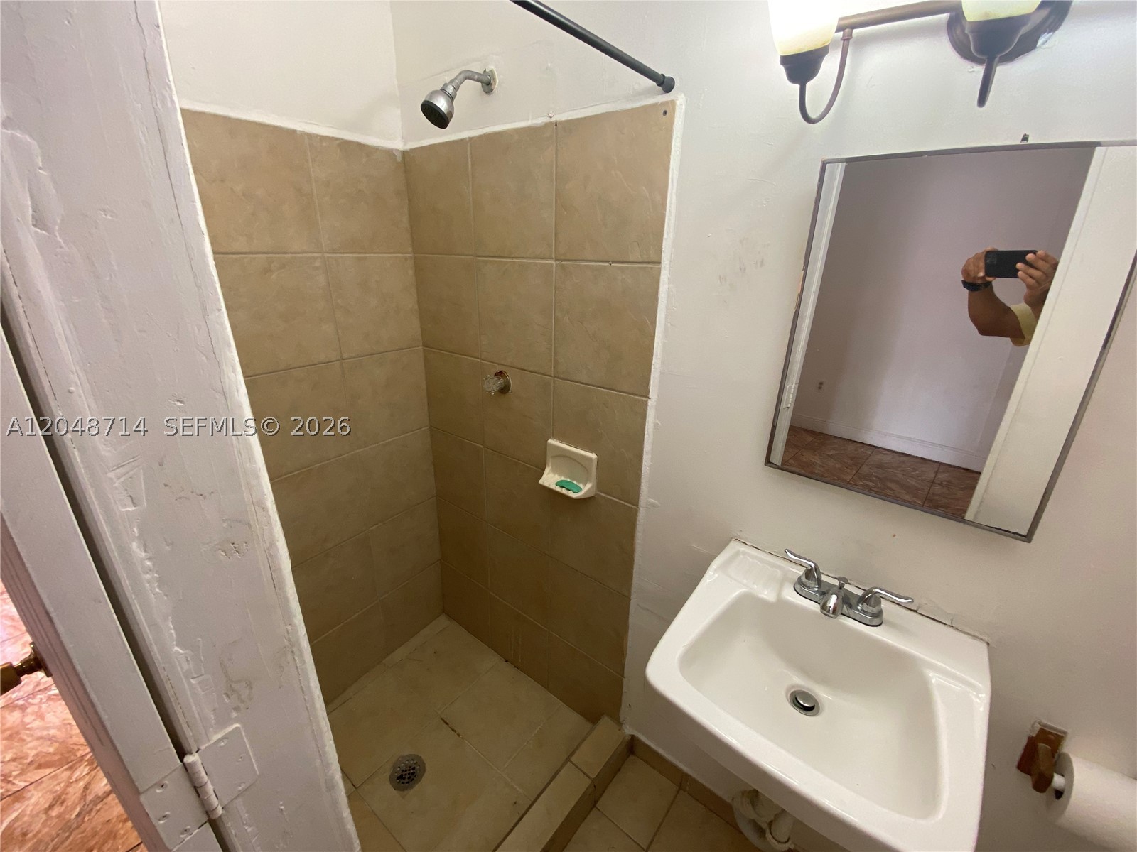MUSA ISLE - Residential Lease