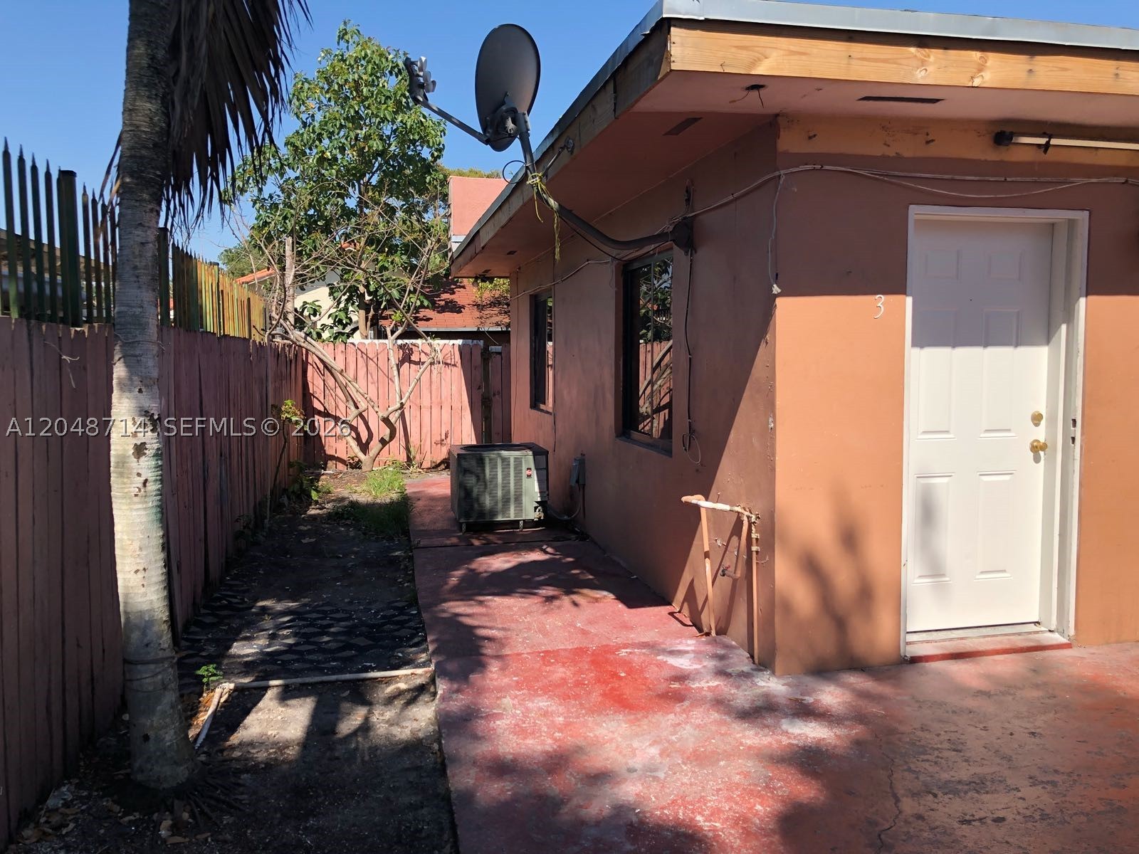 MUSA ISLE - Residential Lease