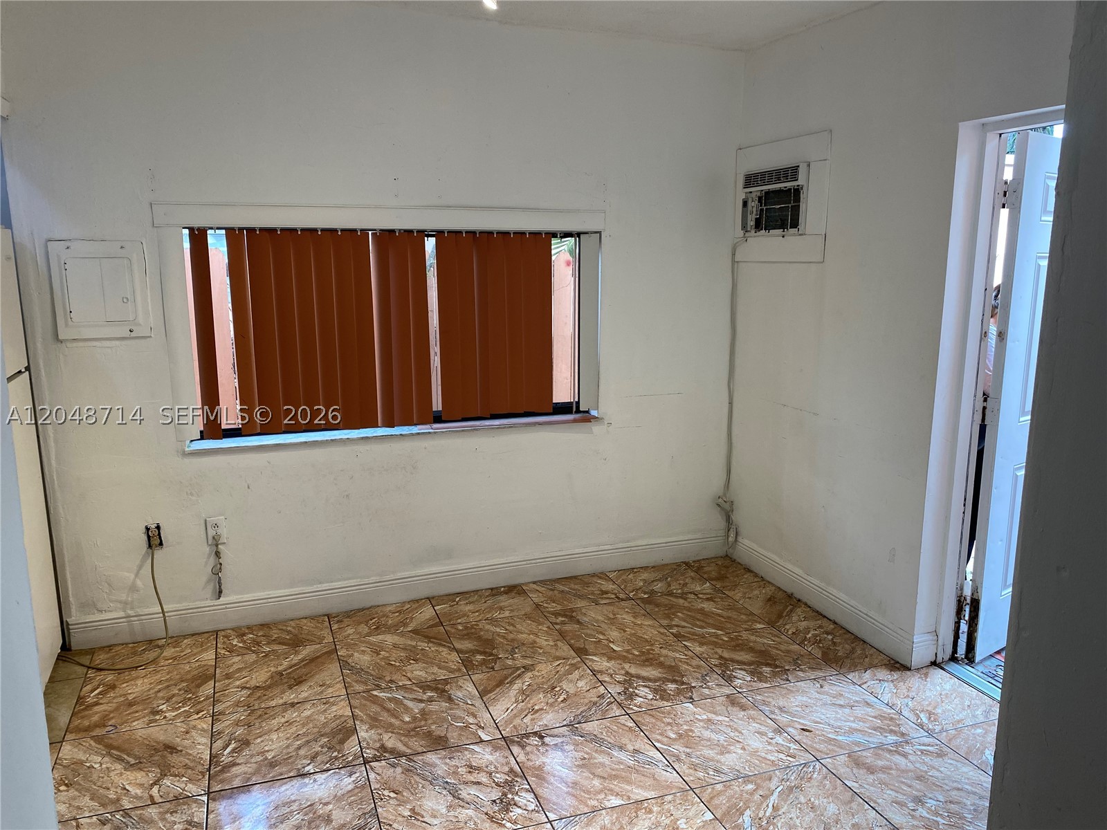 MUSA ISLE - Residential Lease