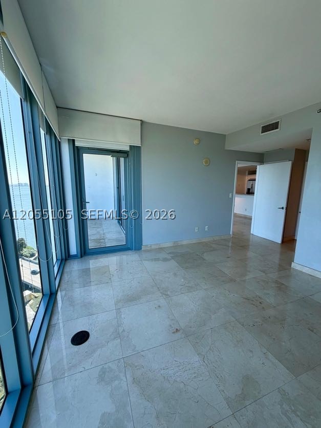 BLUE CONDO - Residential