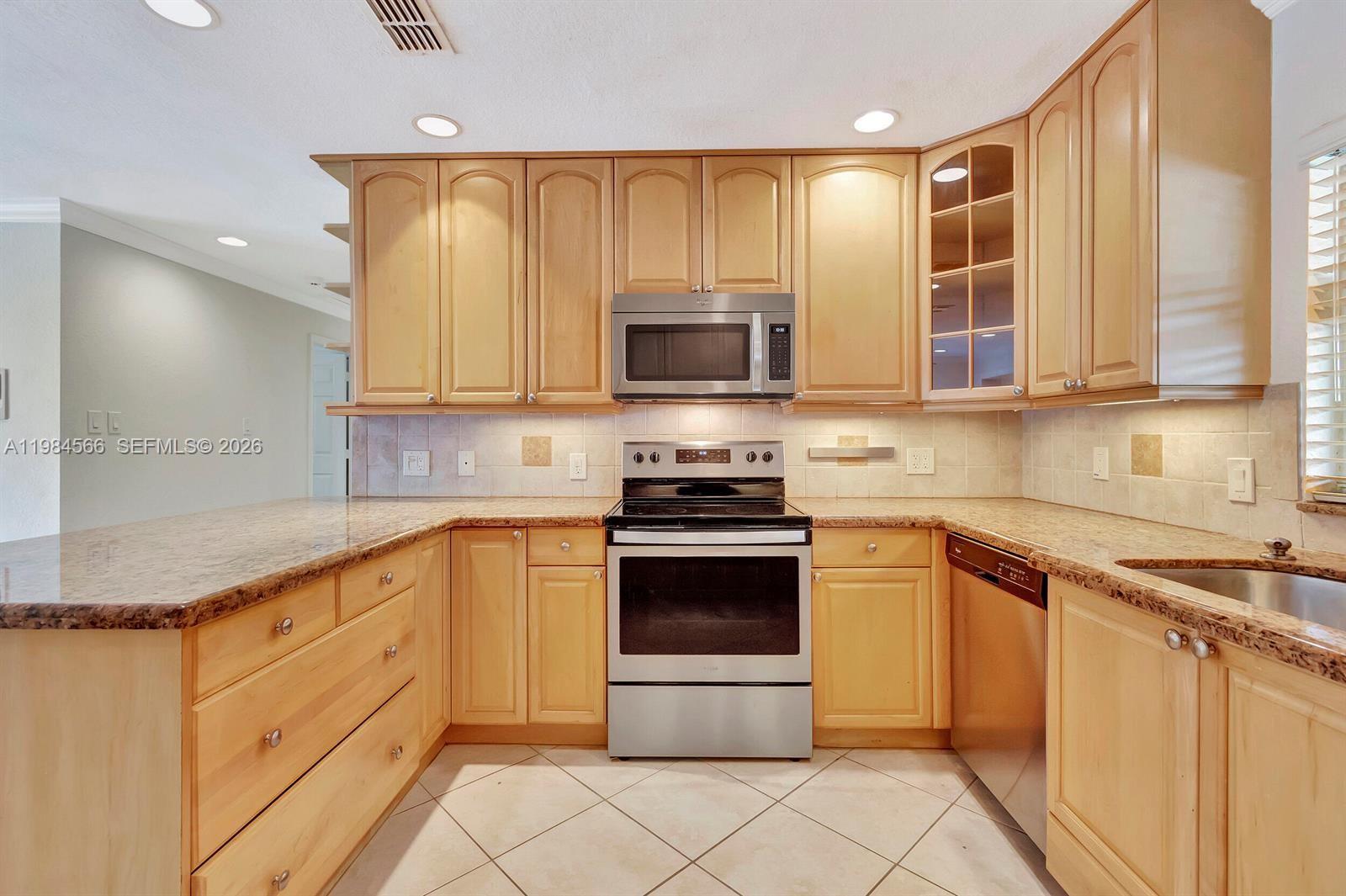 UNIVERSITY PARK COUNTRY C - Residential