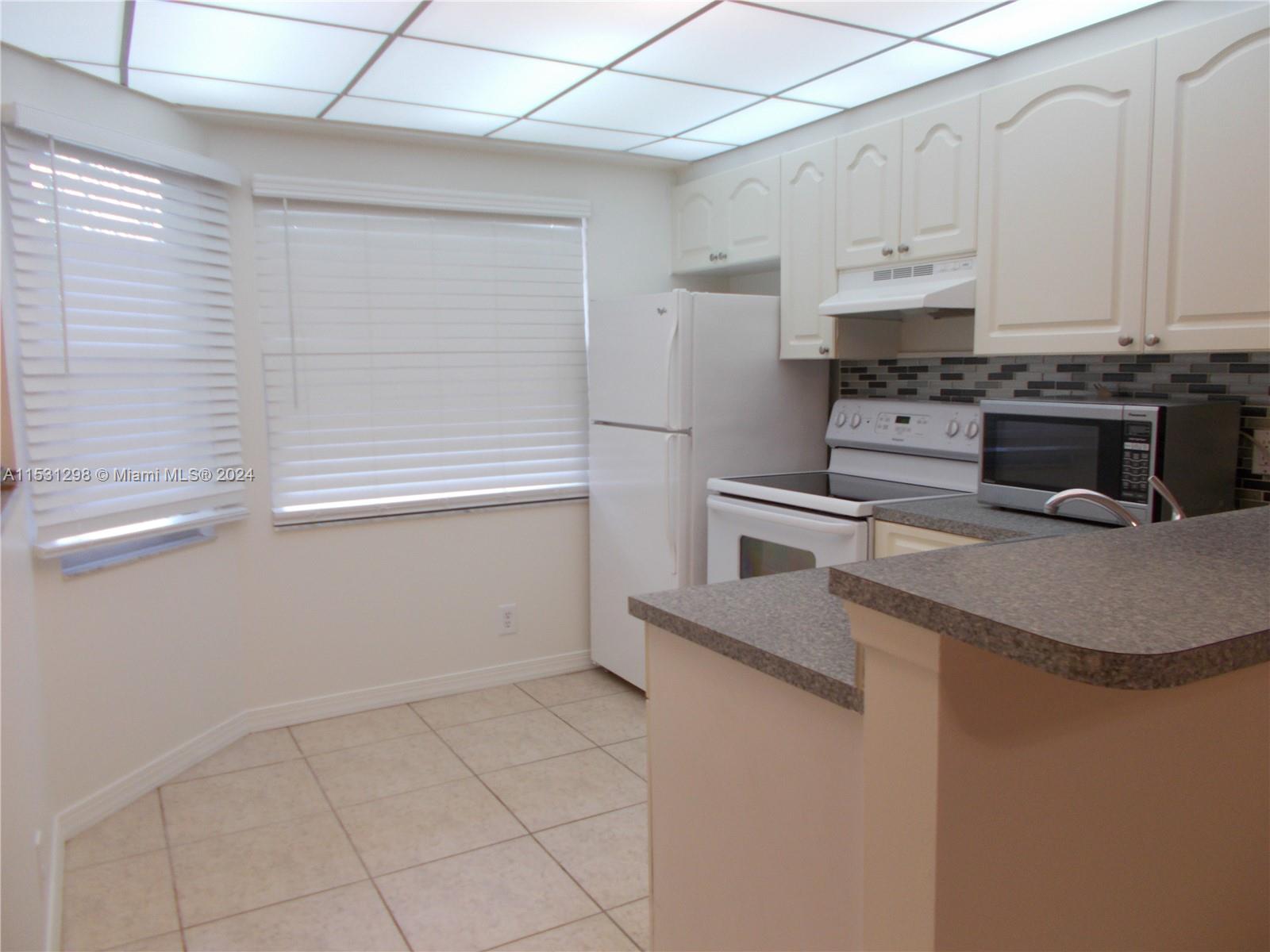 CAMBRIDGE AT CENTURY VILL - Residential