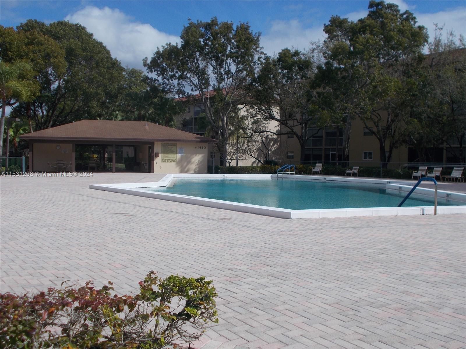 CAMBRIDGE AT CENTURY VILL - Residential