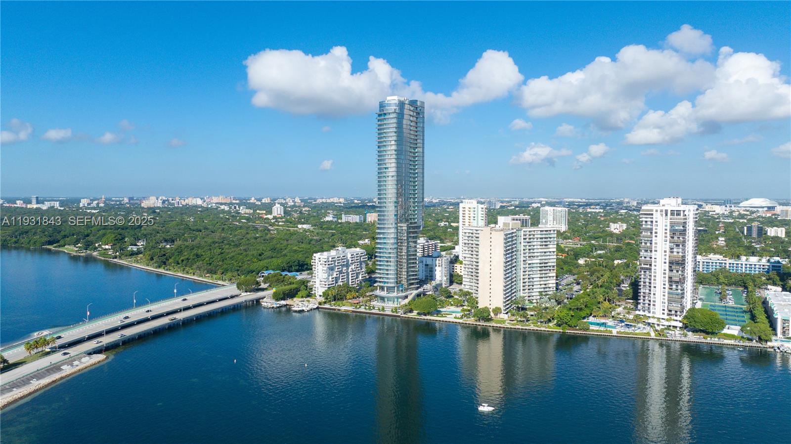 Una Residences - Residential