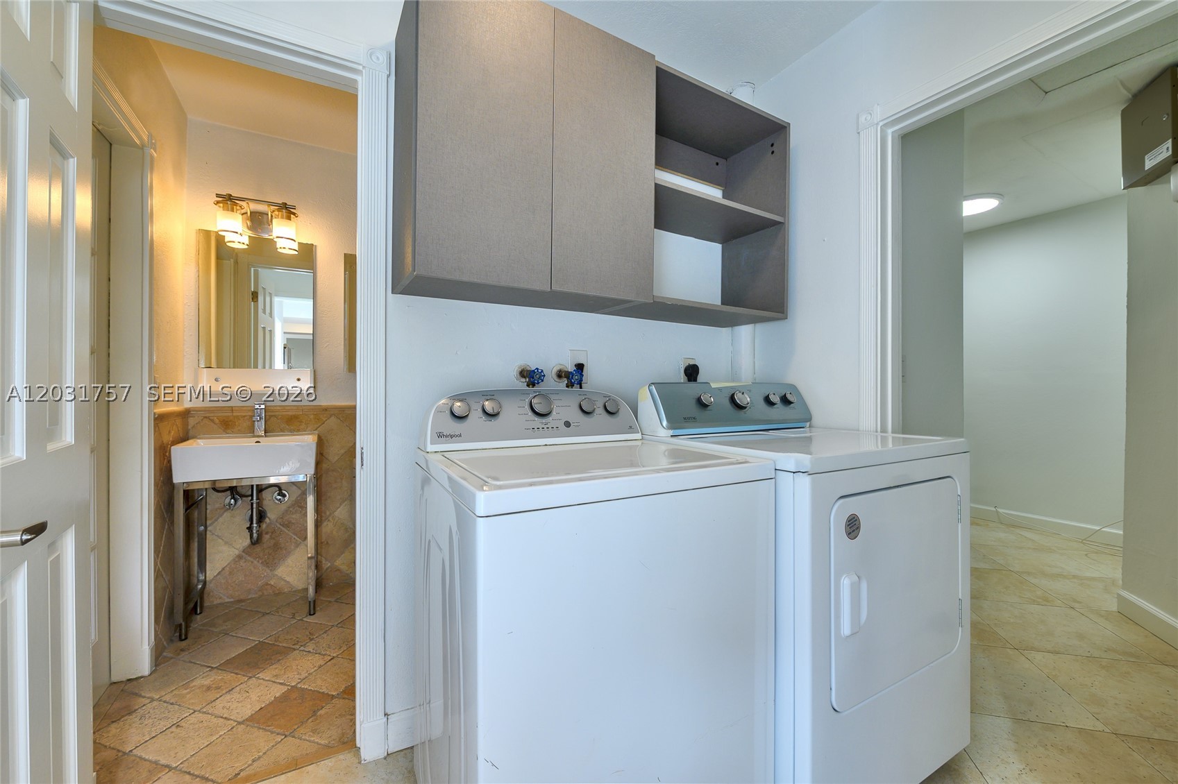 HIGHLAND LAKES SEC 4 - Residential Lease