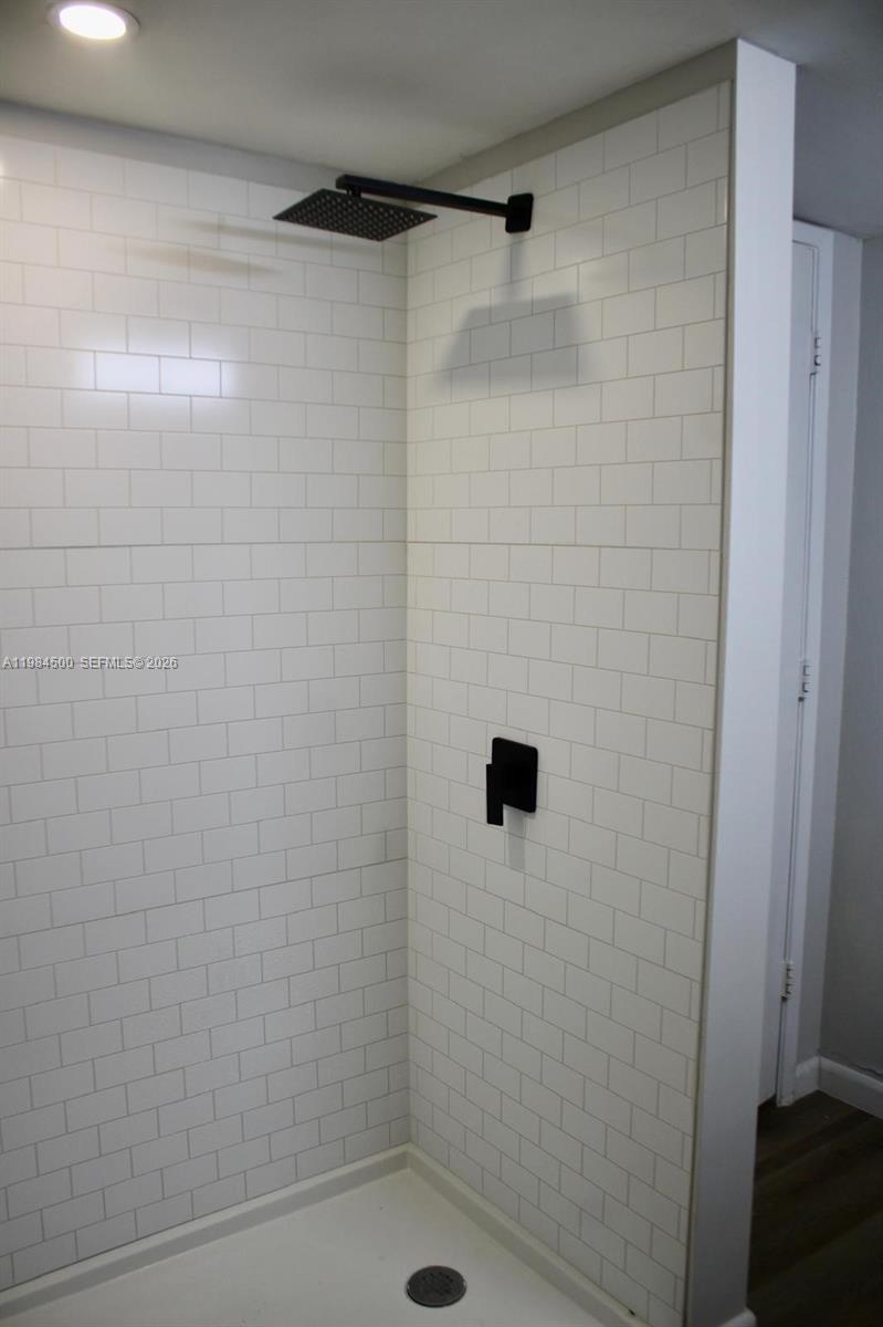 OAKLAND FOREST CLUB CONDO - Residential