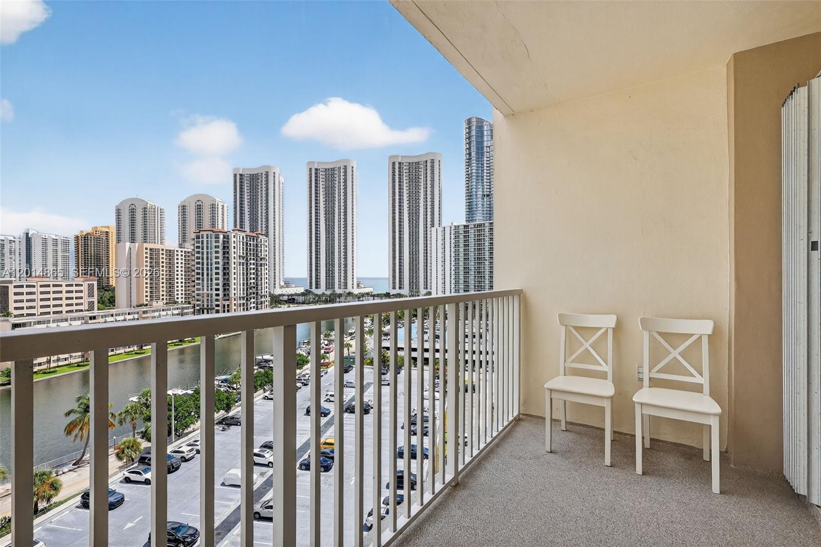 ARLEN HOUSE CONDO - Residential