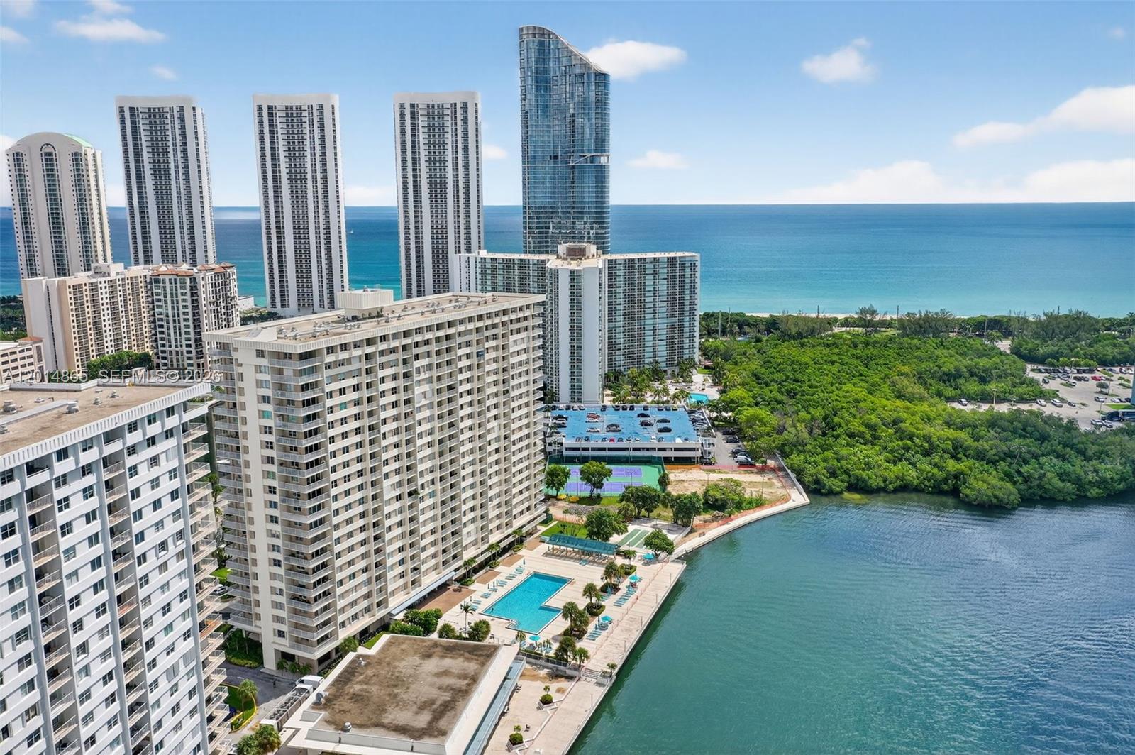 ARLEN HOUSE CONDO - Residential