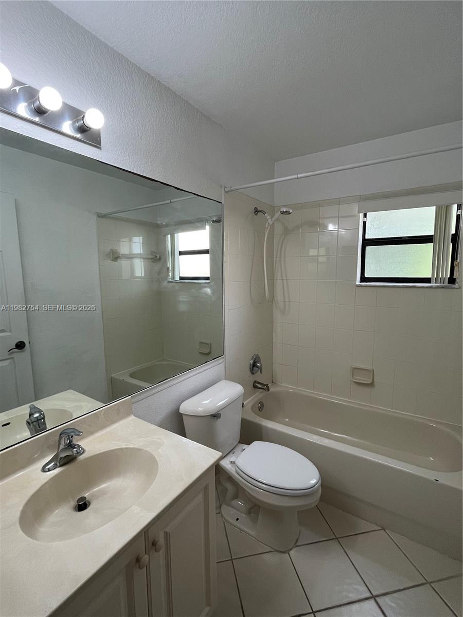 CENTERPOINTE CONDO - Residential