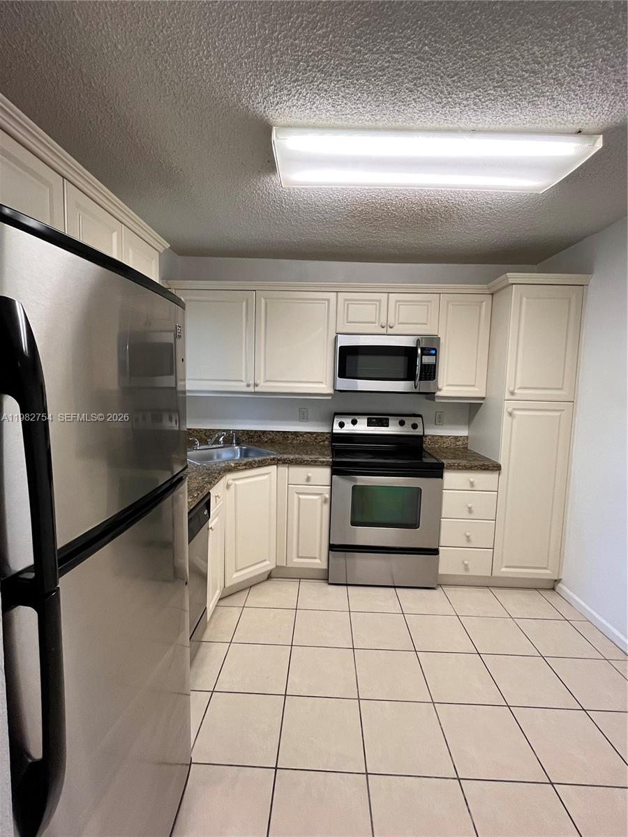 CENTERPOINTE CONDO - Residential