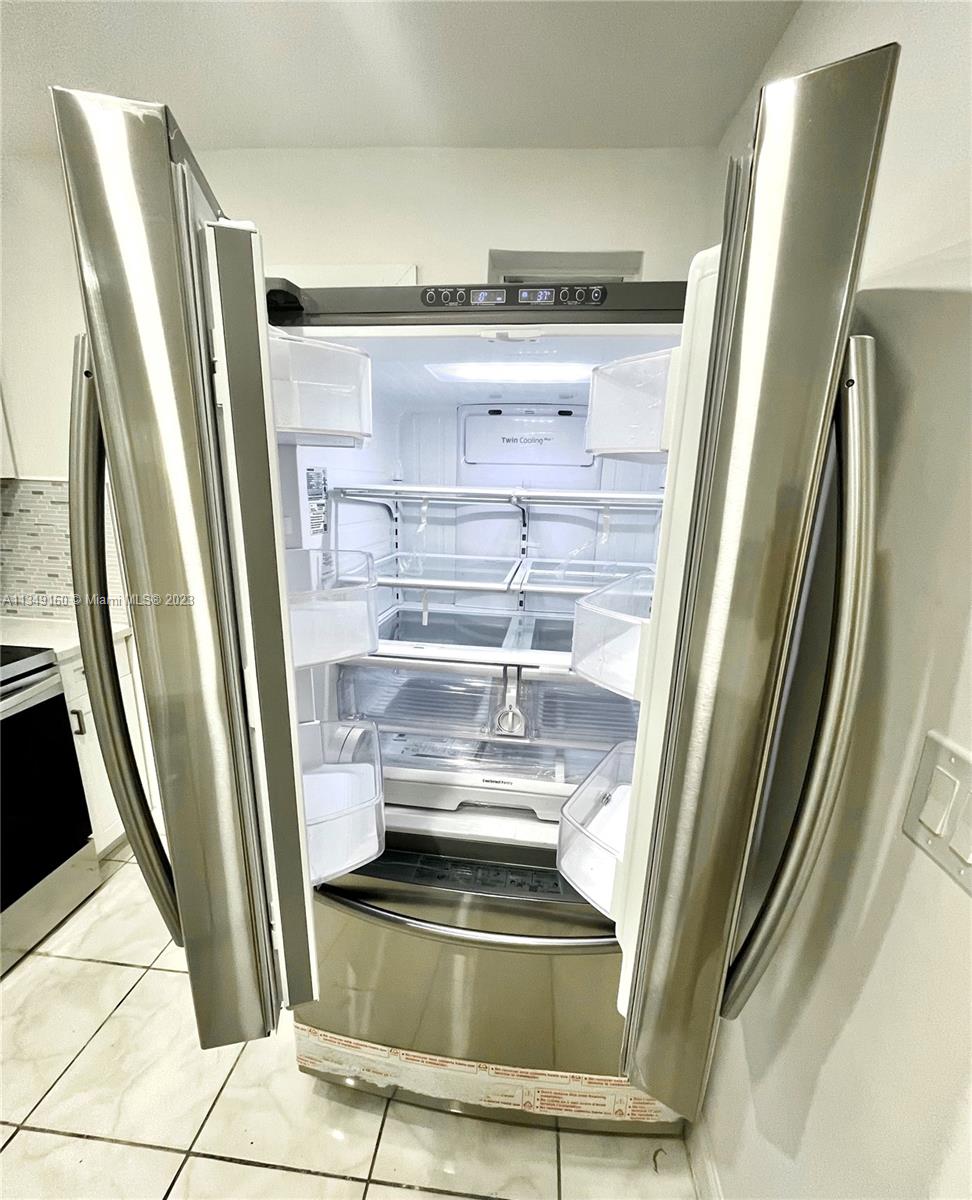 APRIL BREEZE CONDO - Residential Lease