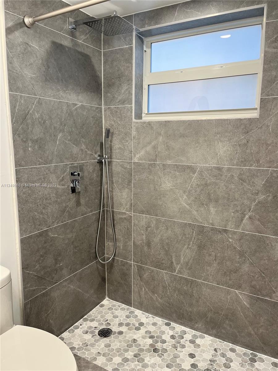 APRIL BREEZE CONDO - Residential Lease