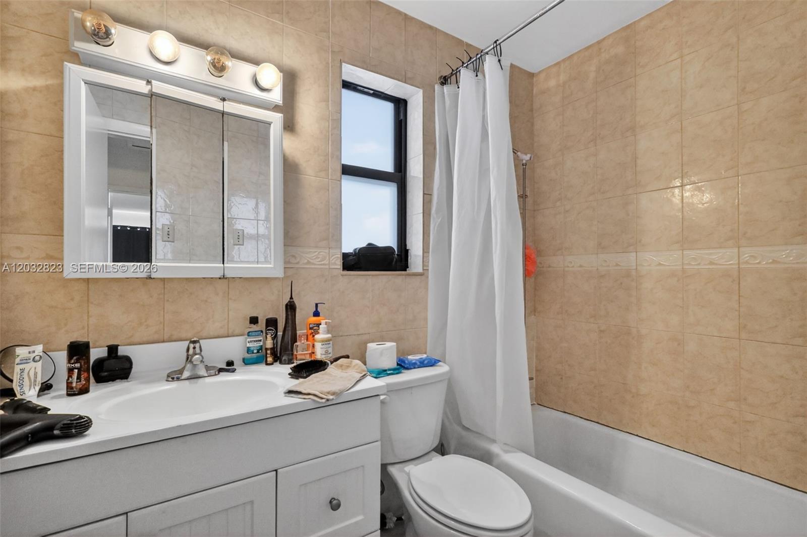 DELCREST PARK - Residential Lease