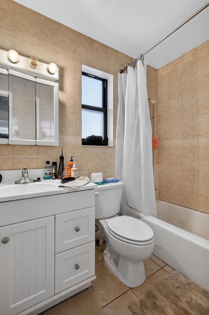 DELCREST PARK - Residential Lease