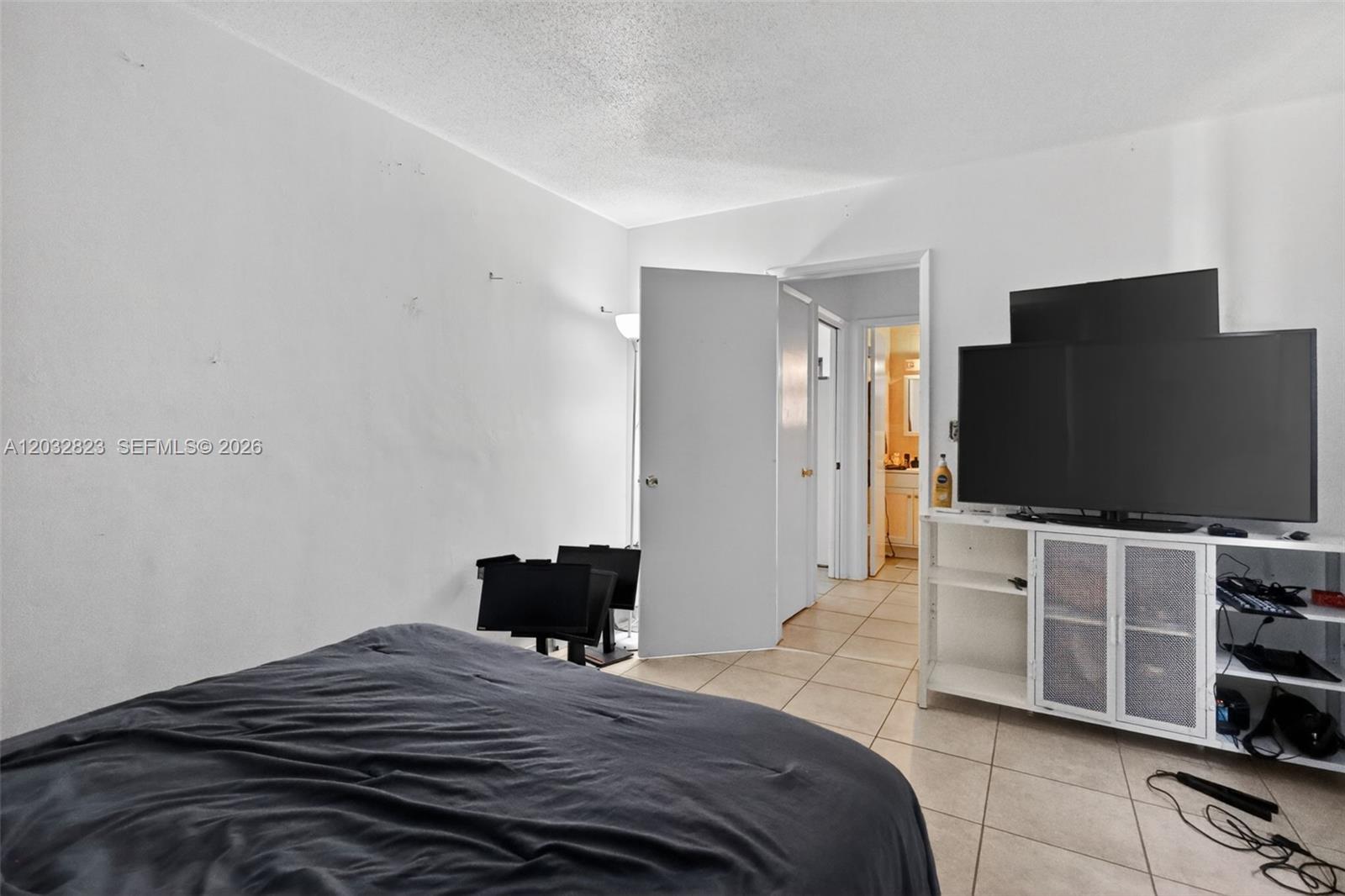 DELCREST PARK - Residential Lease