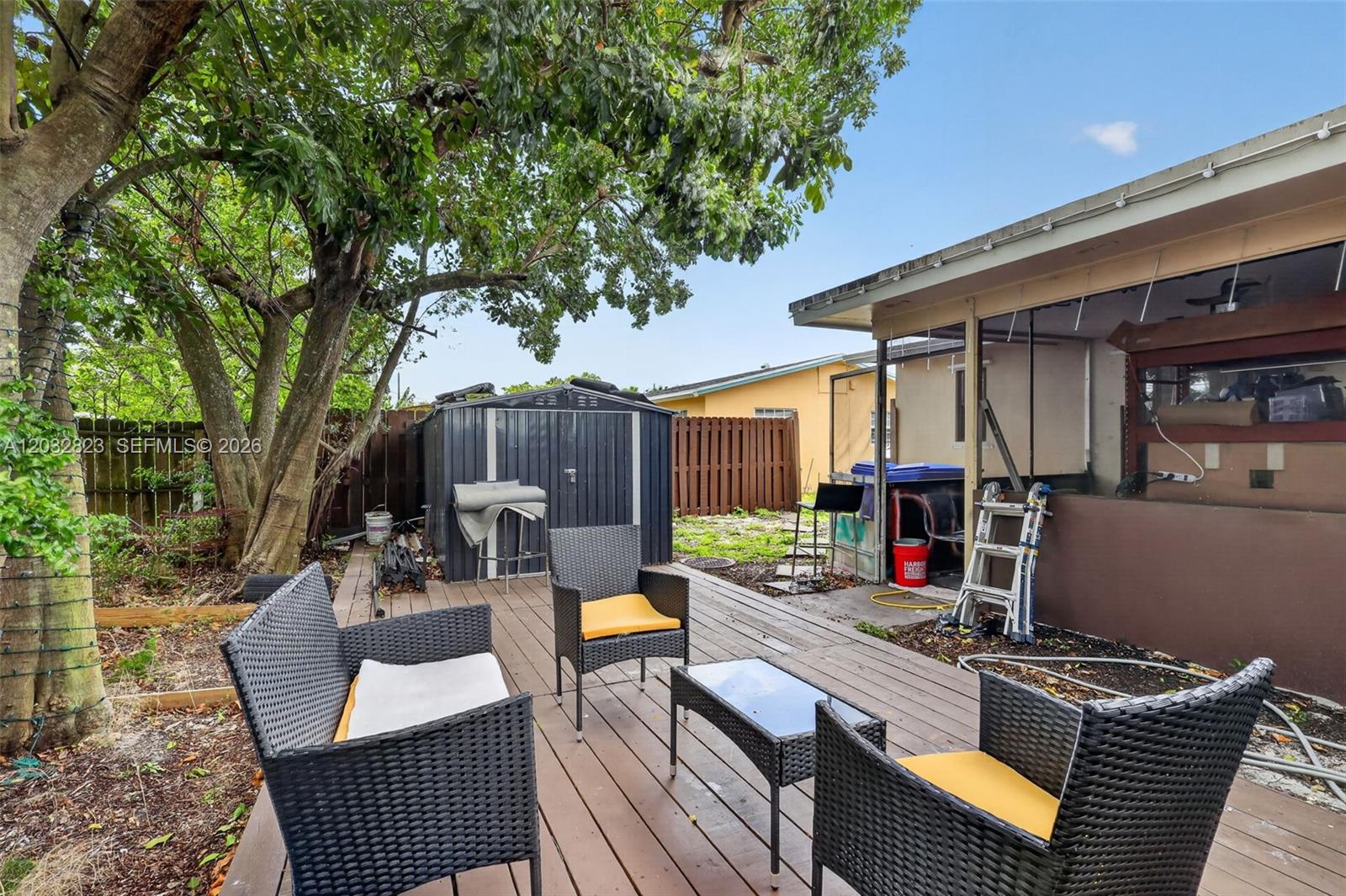 DELCREST PARK - Residential Lease