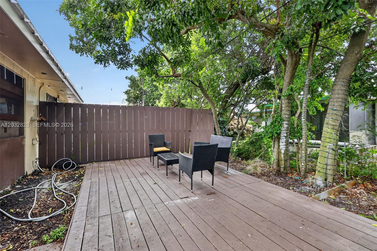 DELCREST PARK - Residential Lease