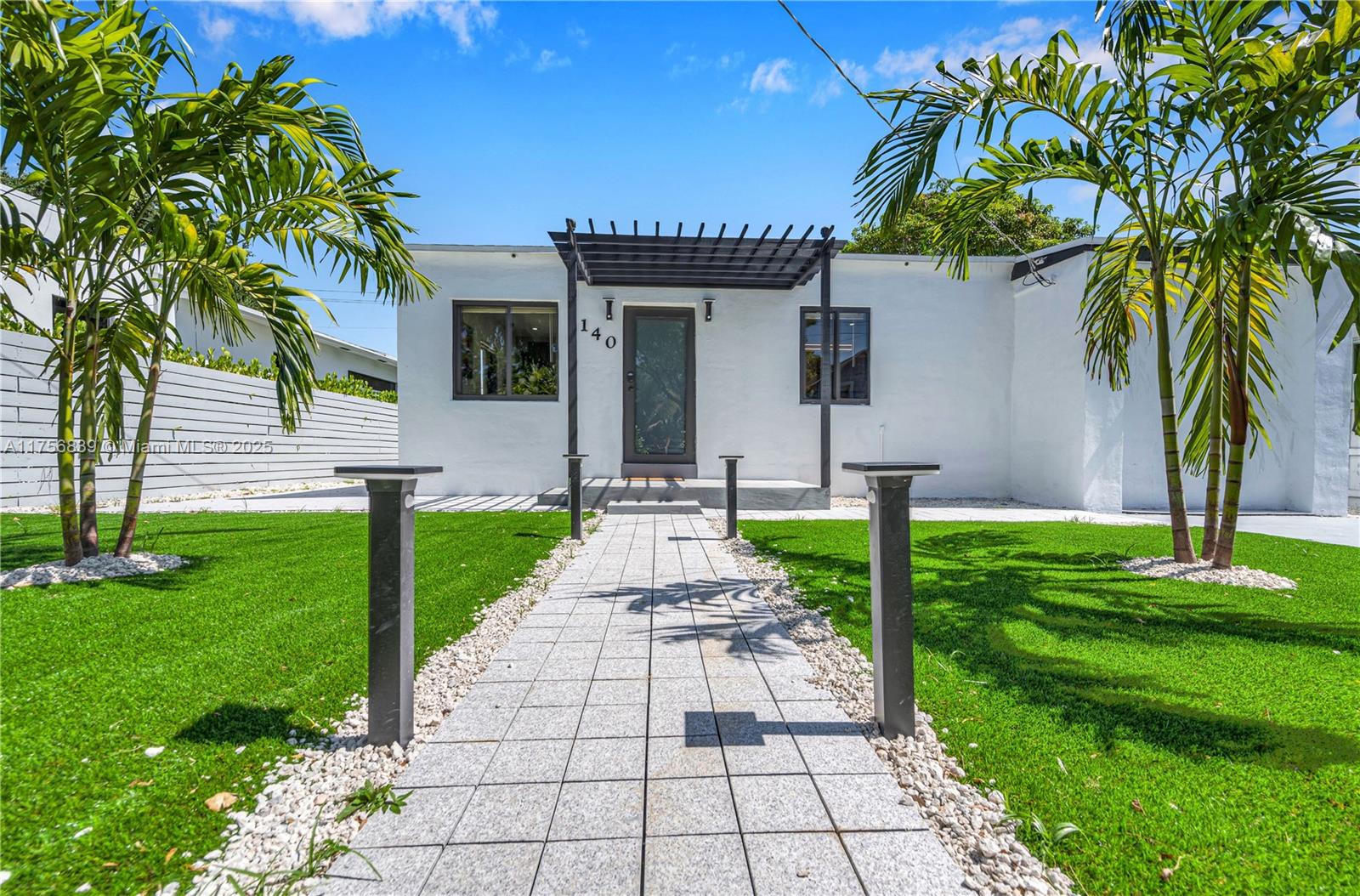VERY NICE LARGE AND REMODELLED SINGLE FAMILY HOME FOR YEARLY RENT IN THE VERY WELL KNOWN TRENDY "DESIGN DISTRICT" AND "BUENA VISTA" . CLOSE TO GREAT SCHOOLS. LARGE GARDEN ALL AROUND THE HOUSE. 10 MN FROM THE BEACH, FROM DOWN TOWN, FROM THE AIRPORT. THIS WILL BE THE PERGFECT HOME FOR YOUR DEMANDING TENANTS. EASY SHOWING WITH 24 H NOTICE.
