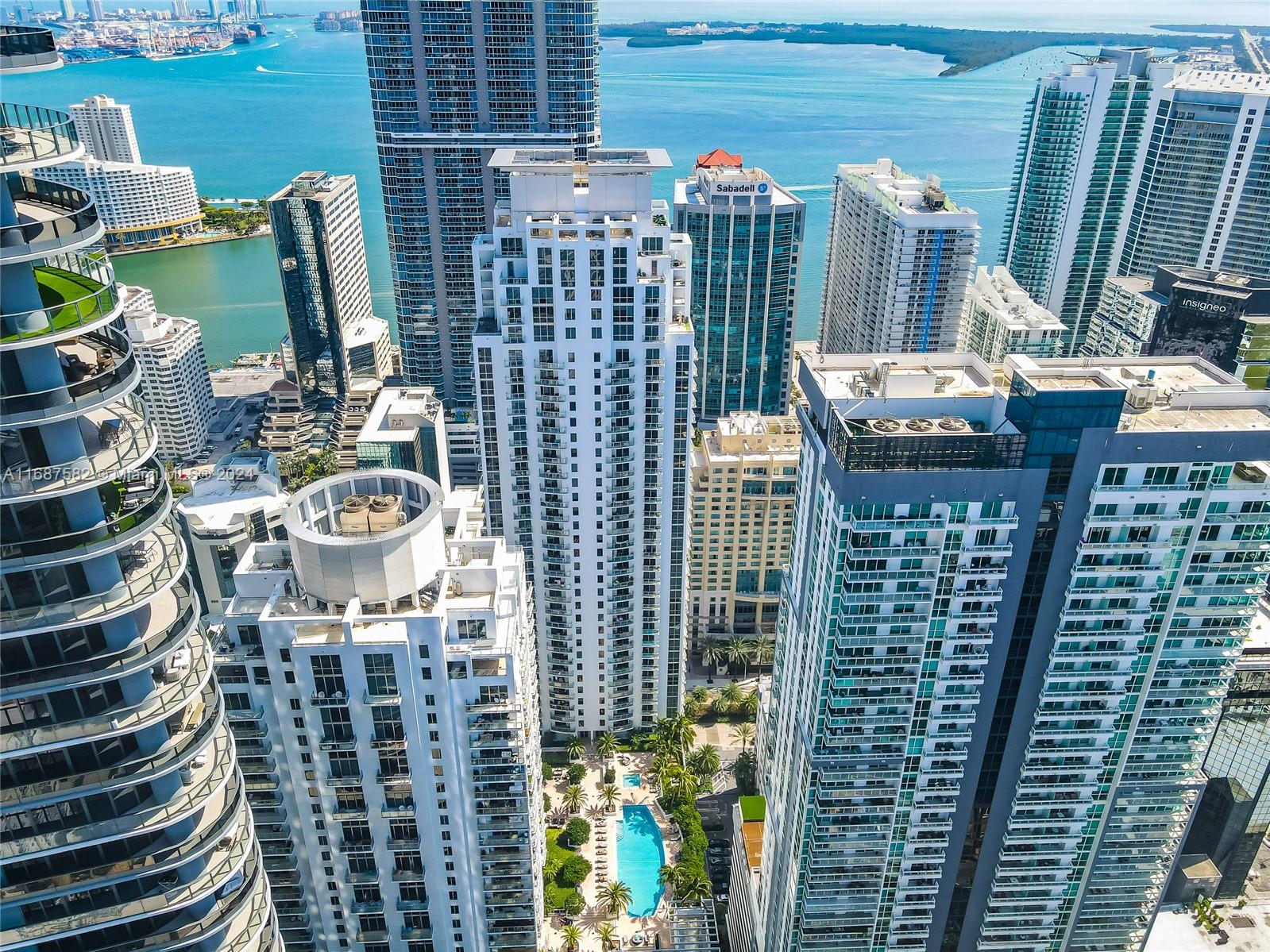 Amazing and Spacious 1 Bedroom 1.5 Bathrooms in the heart of Brickell. Floor to ceiling windows let in plenty of sunshine. Plenty of closet space, walk in closet. Modern kitchen features with granite countertops and stainless- steel appliances, tile, and wood floors throughout. Washer & dryer inside unit. Large balcony facing city views. Closed to the Financial District and Downtown. 24 Hour Notice.  1 assigned parking space. Great Amenities with 24 hr front desk attendant, valet, pool, jacuzzi, business center, fitness center, yoga room, and more. MUST SEE!!.