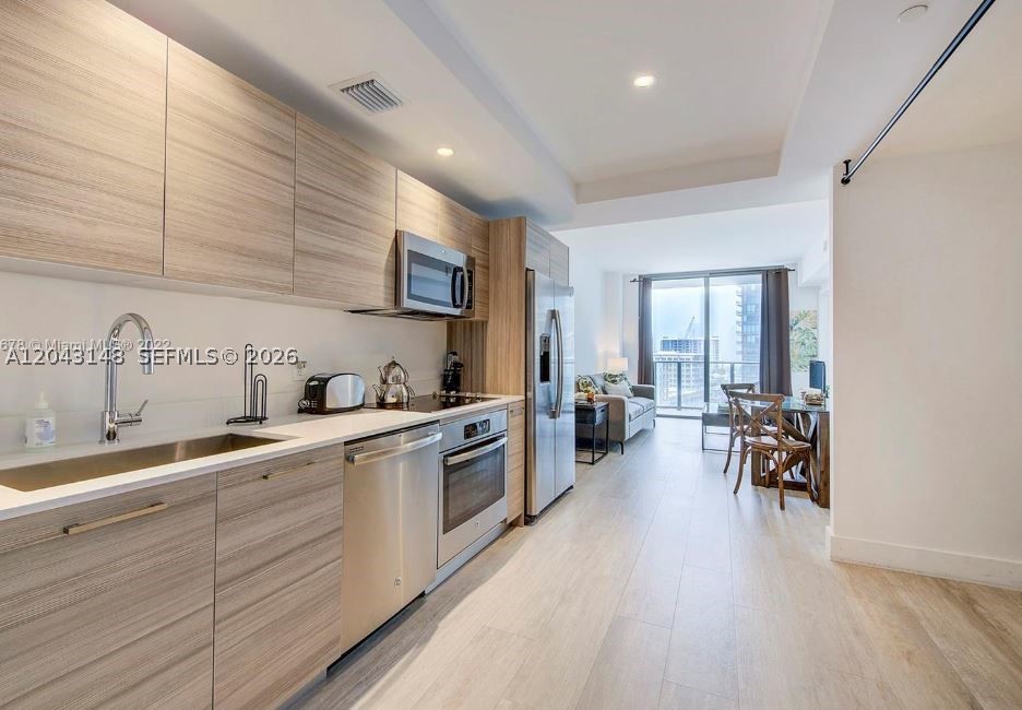 3401 MIDTOWN CONDO - Residential Lease