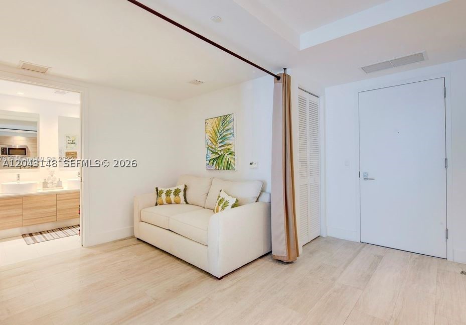 3401 MIDTOWN CONDO - Residential Lease