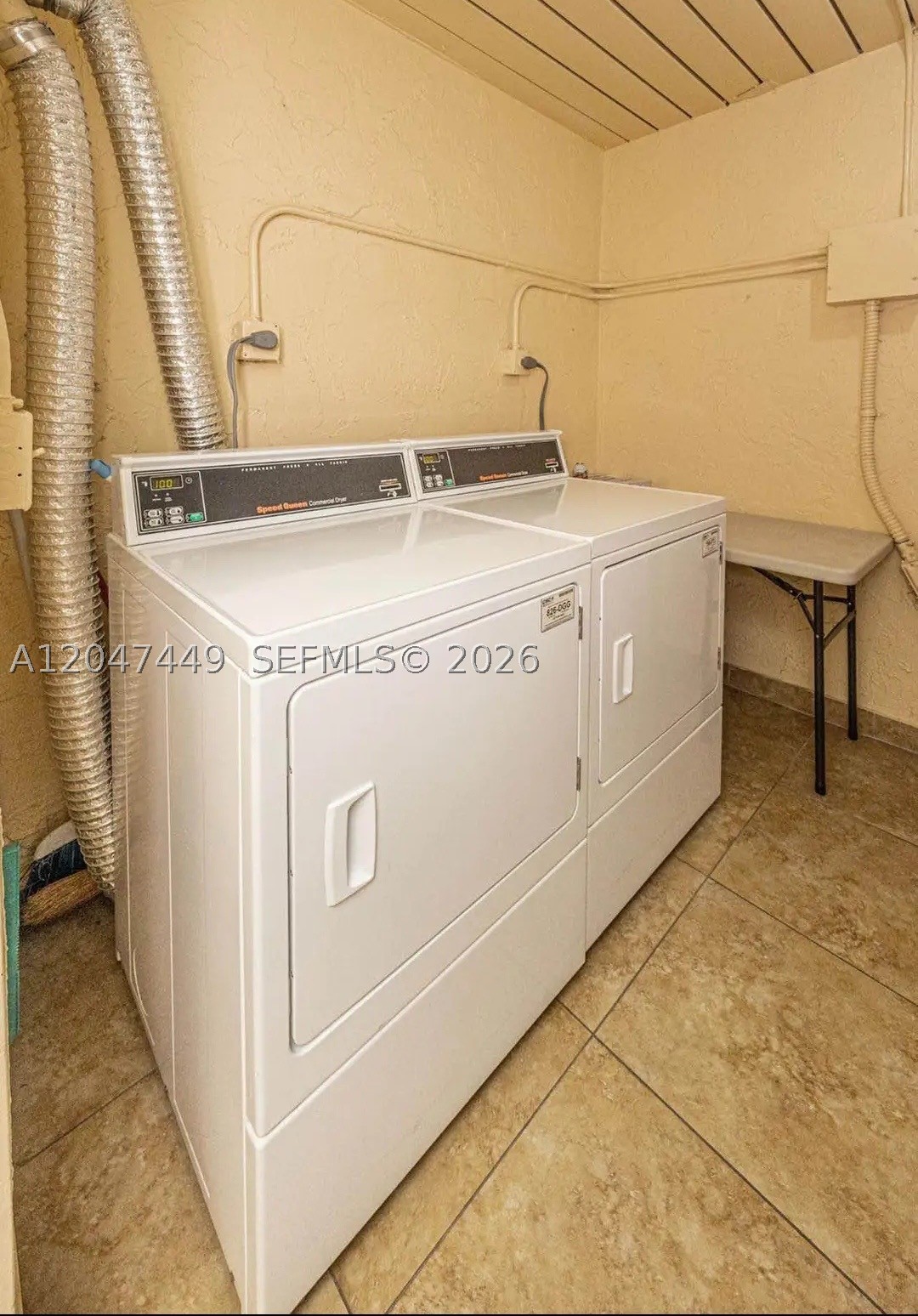 VILLAGE ROYALE GREENWOOD - Residential