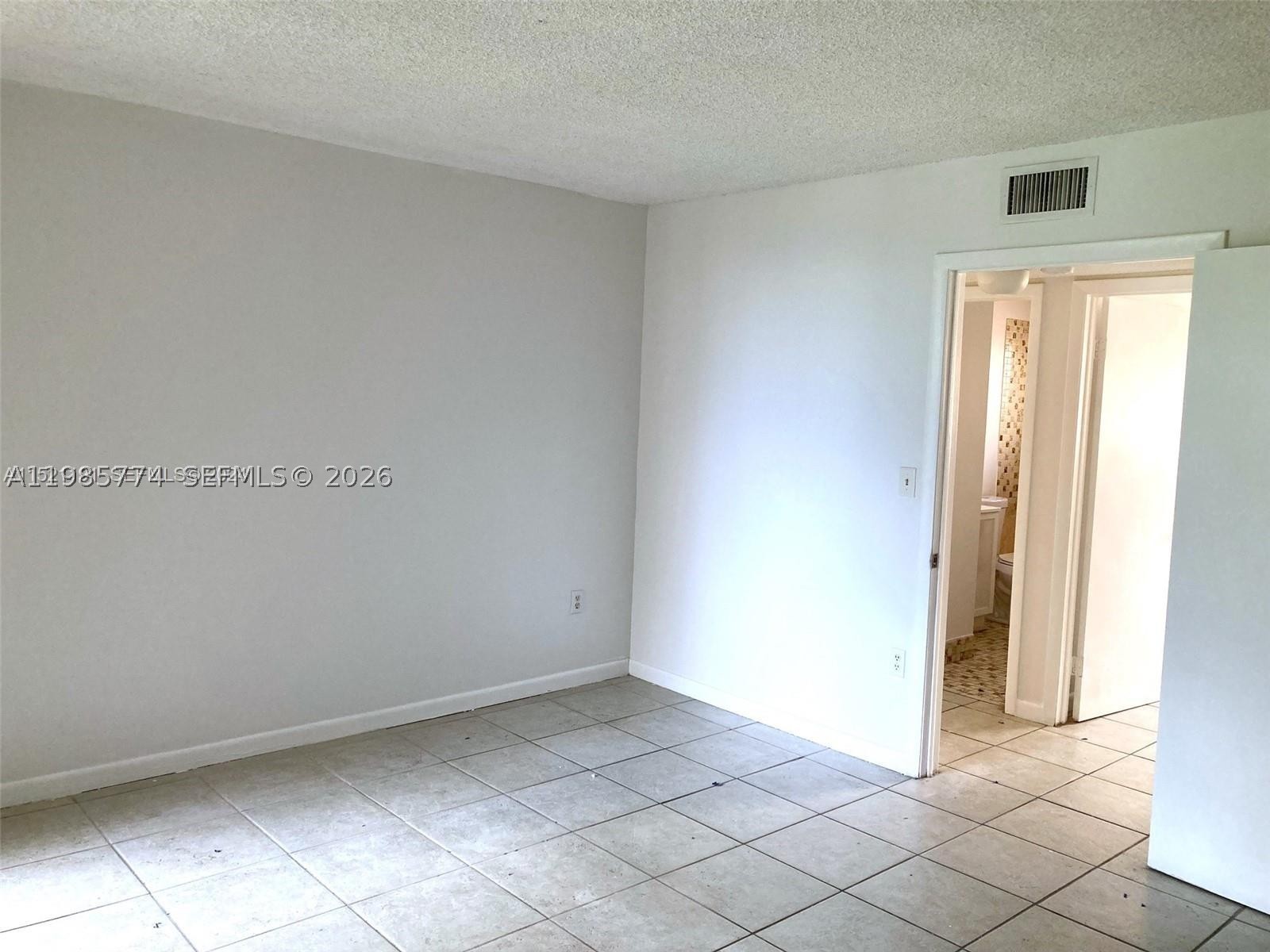 HORIZONS WEST CONDO #2 - Residential