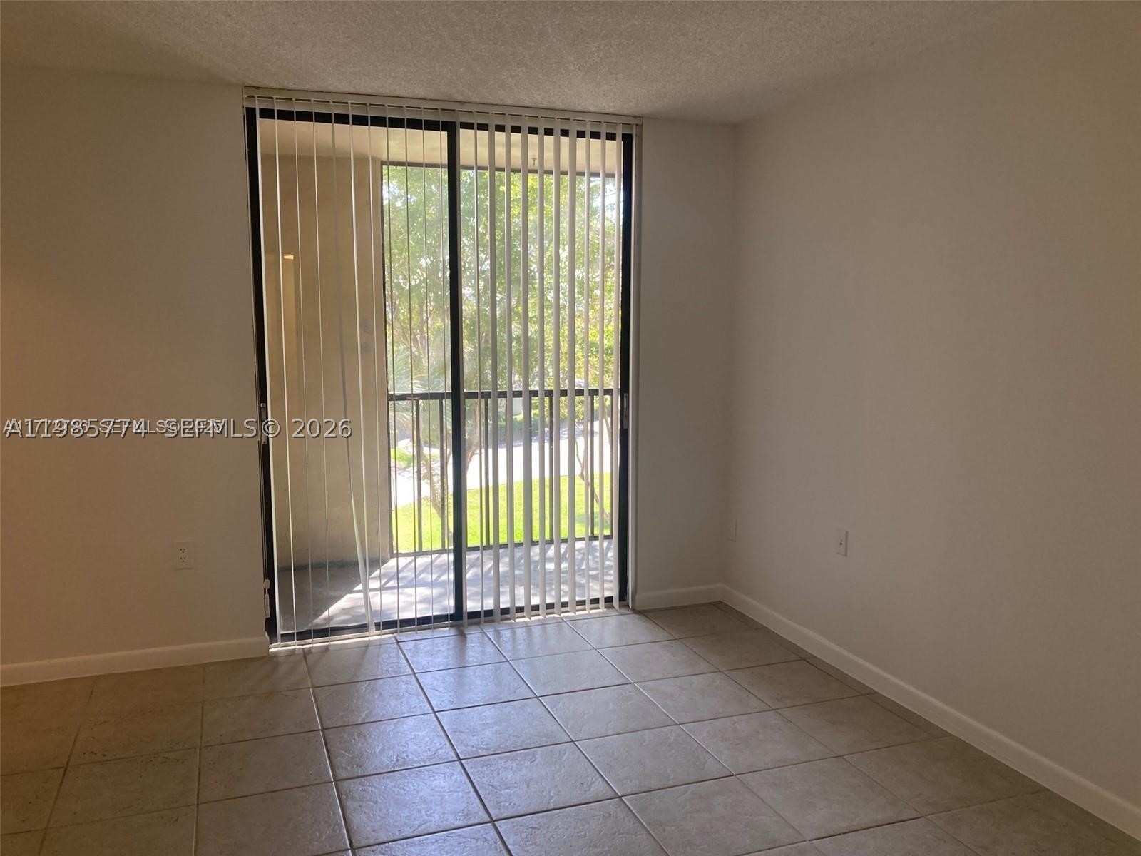 HORIZONS WEST CONDO #2 - Residential