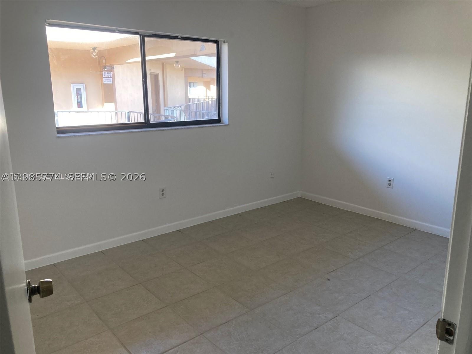 HORIZONS WEST CONDO #2 - Residential