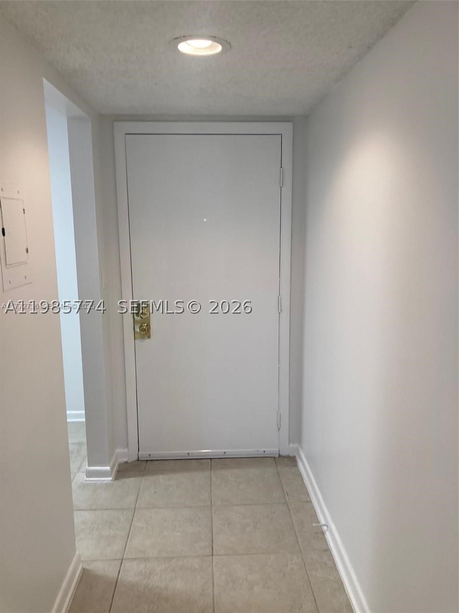 HORIZONS WEST CONDO #2 - Residential