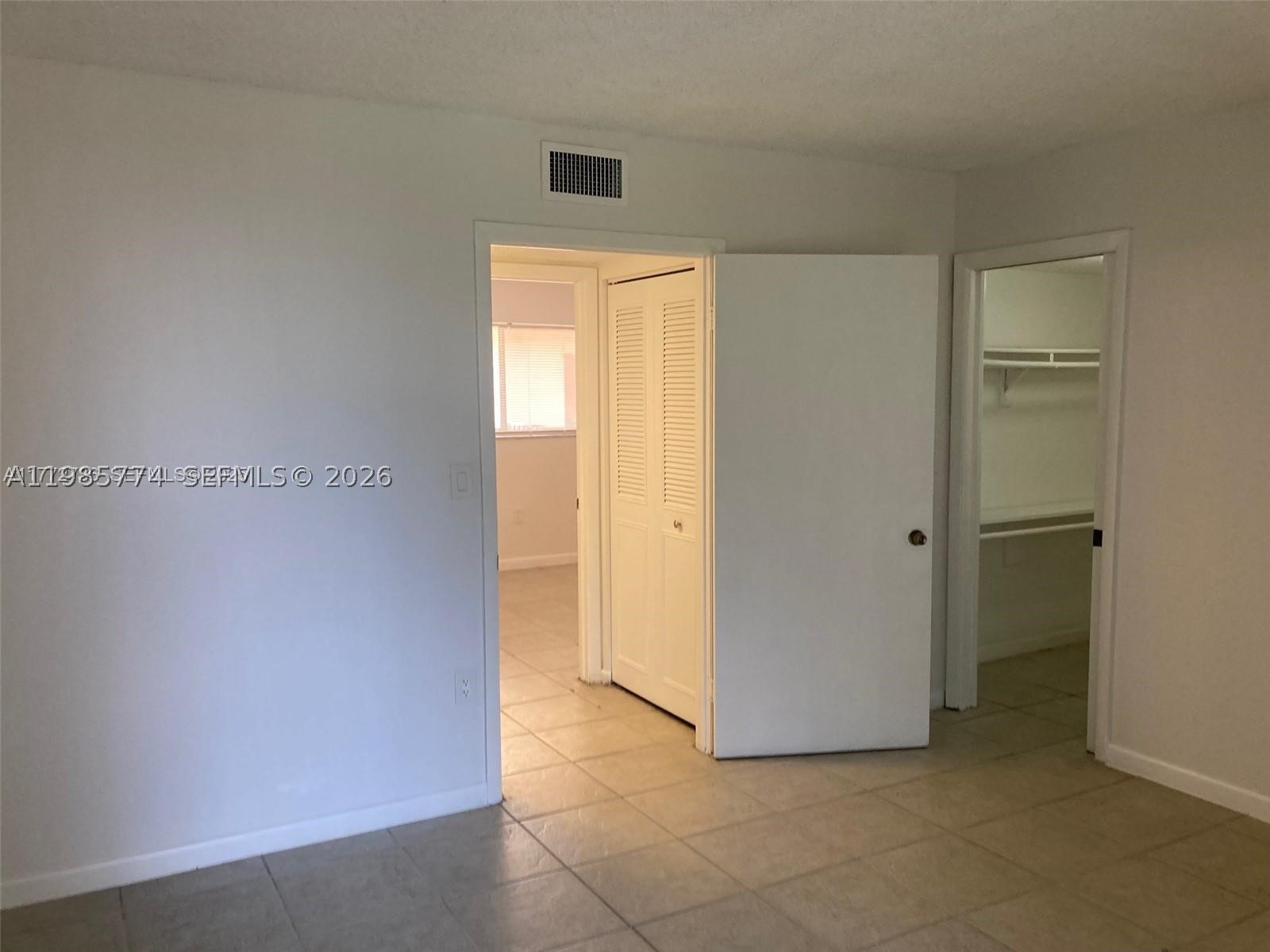 HORIZONS WEST CONDO #2 - Residential