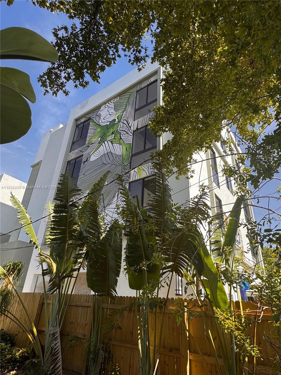 BUENA VISTA EST - Residential Lease