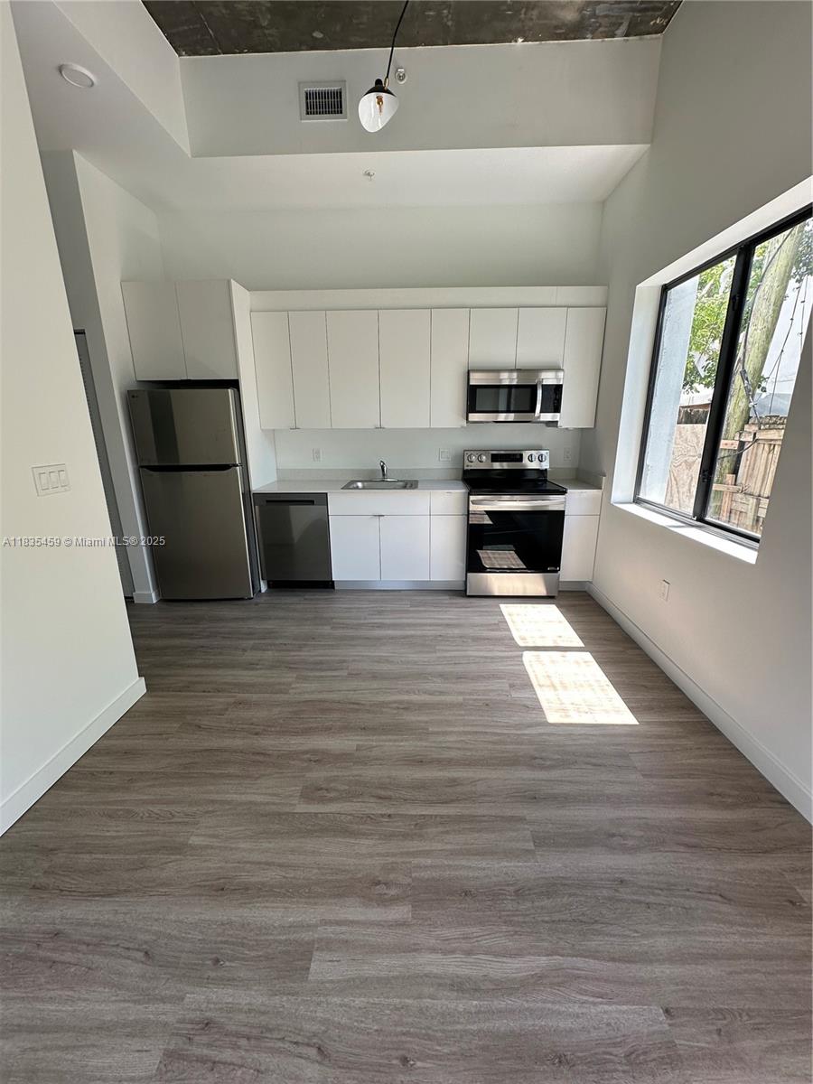 BUENA VISTA EST - Residential Lease