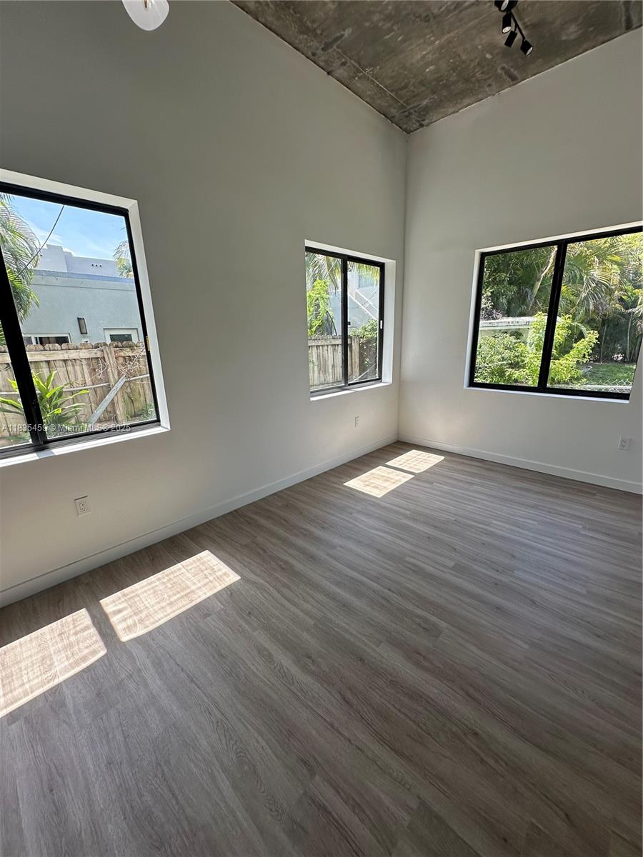 BUENA VISTA EST - Residential Lease