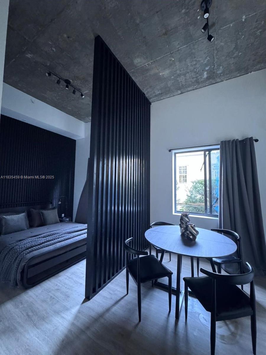BUENA VISTA EST - Residential Lease