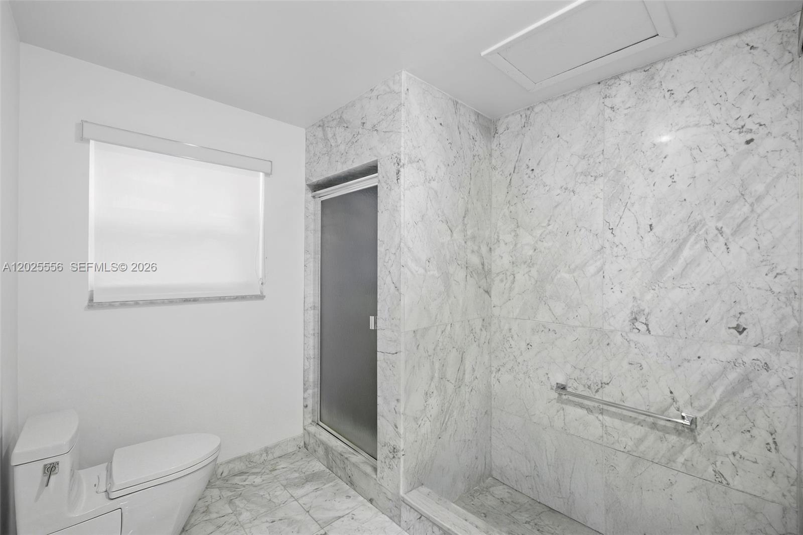 THE EXECUTIVE CONDO - Residential Lease