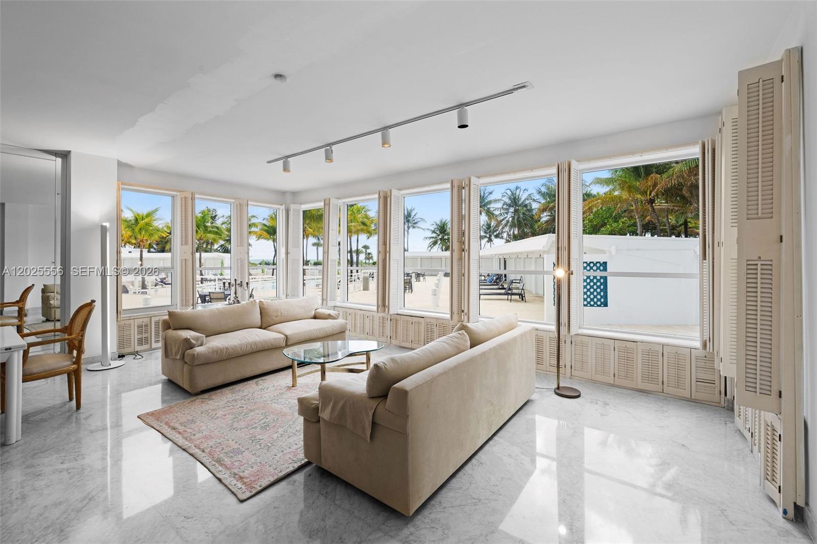 THE EXECUTIVE CONDO - Residential Lease