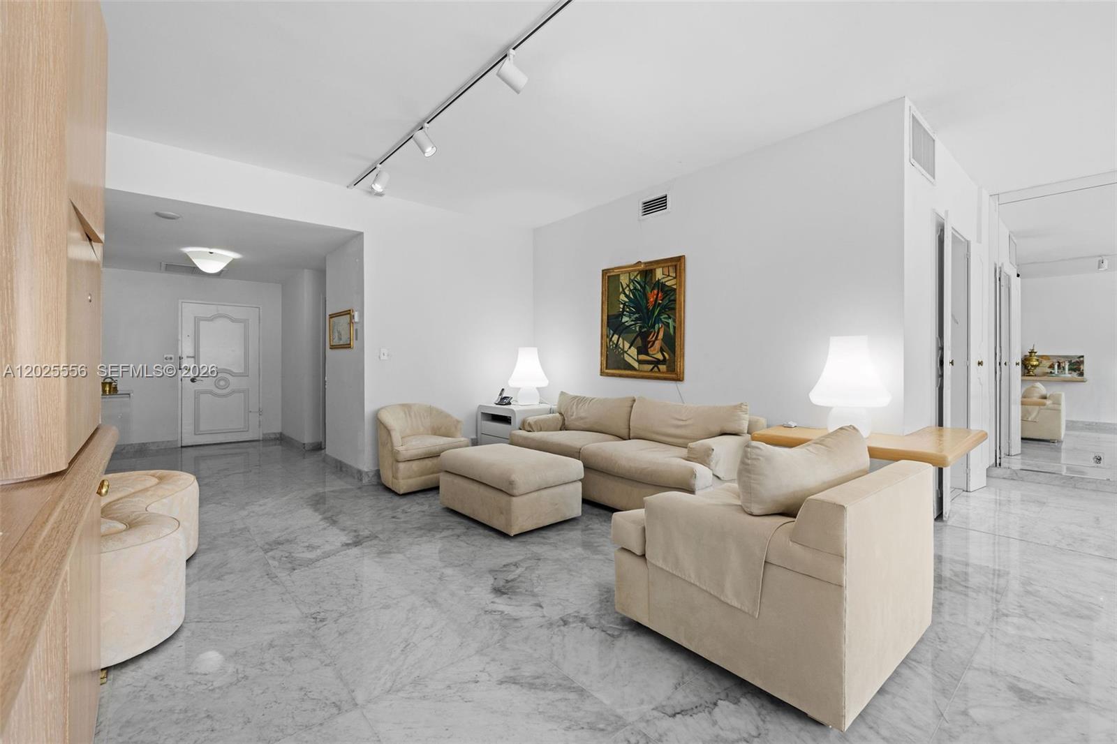 THE EXECUTIVE CONDO - Residential Lease