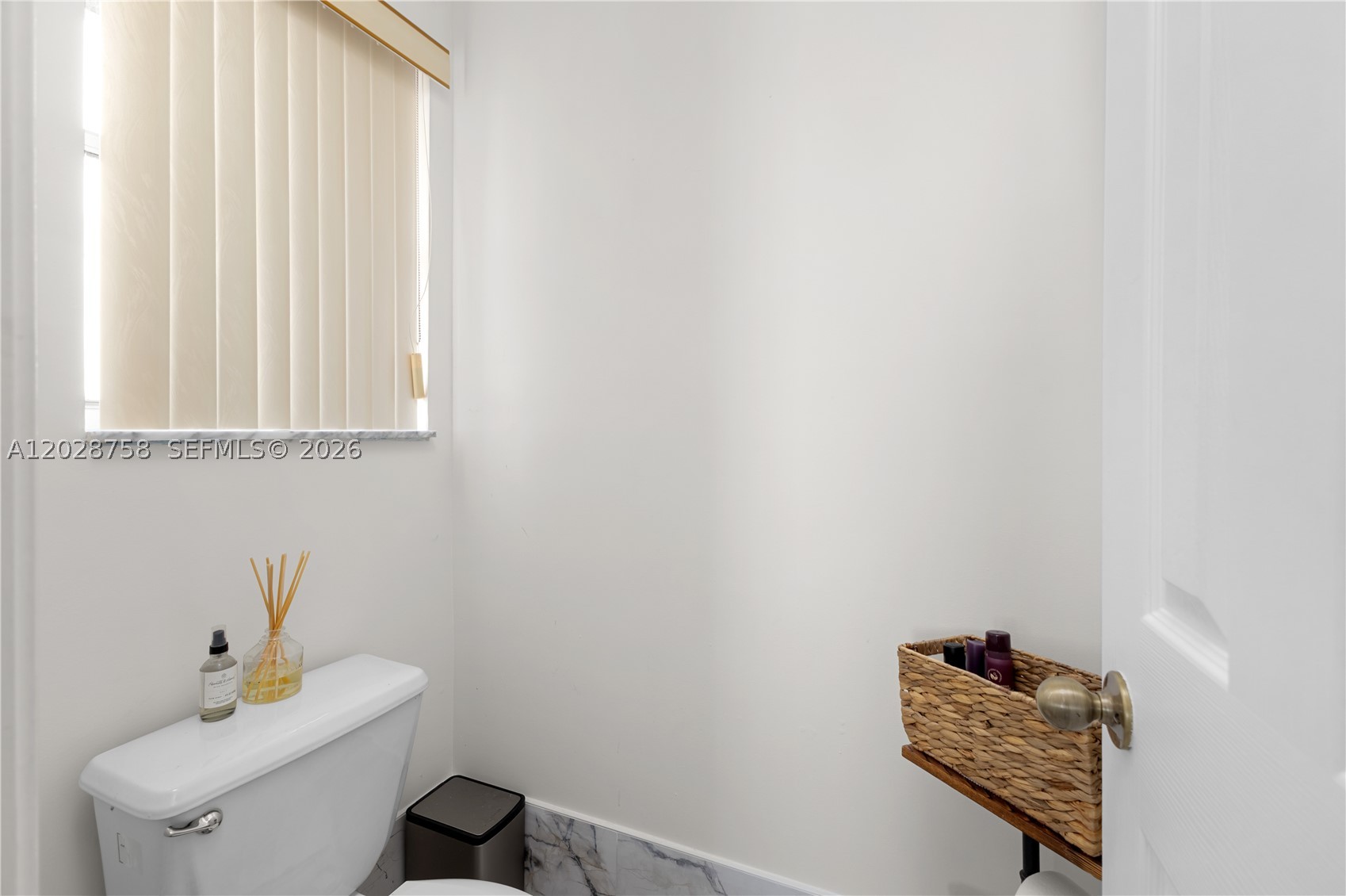 TWIN ACRES - Residential Lease